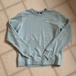 NIKE SIZE M WOMENS CREWNECK